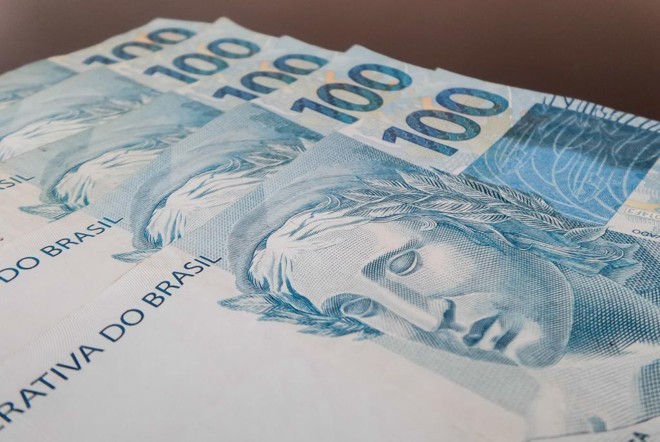 Ilustração sobre cheque especial e como funcionam seus juros